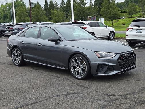 Daytona Gray Pearl Effect 2023 Audi S4 Prestige TFSI quattro Tiptronic