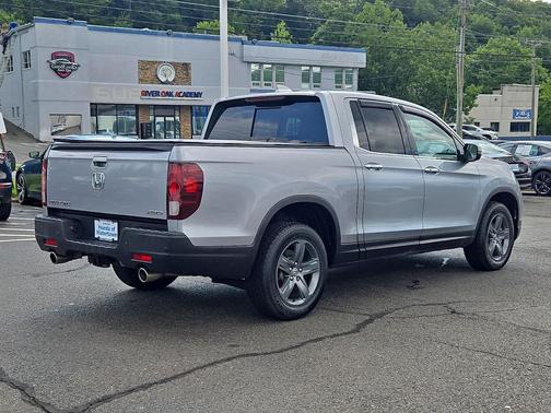 Lunar Silver Metallic 2023 Honda Ridgeline RTL-E