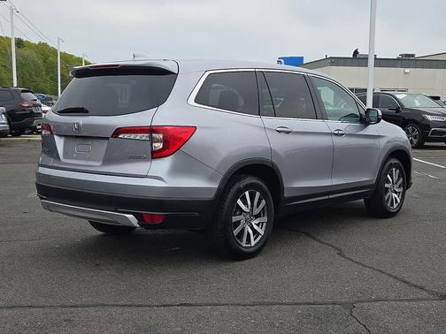 Lunar Silver Metallic 2022 Honda Pilot AWD EX-L