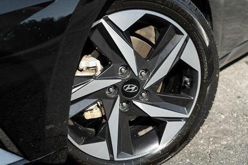 2022 Hyundai ELANTRA HEV Limited