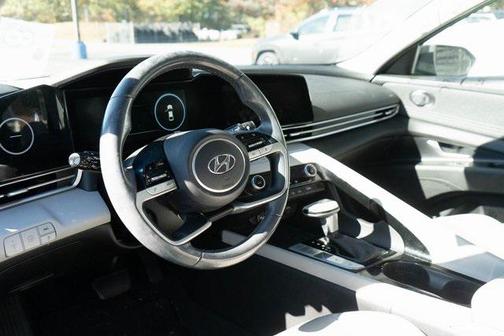 2022 Hyundai ELANTRA HEV Limited