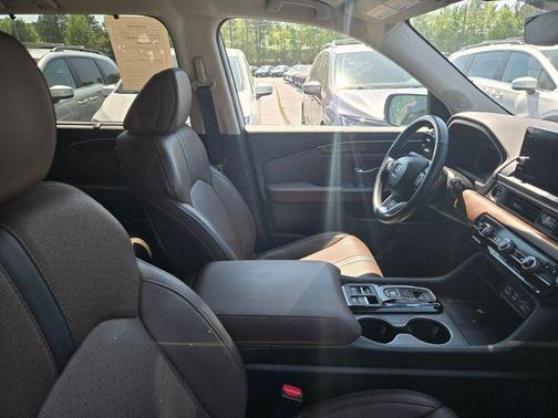 Platinum White Pearl 2023 Honda Pilot AWD Elite