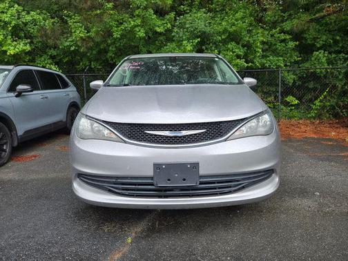Billet Silver Metallic Clearcoat 2017 Chrysler Pacifica Touring