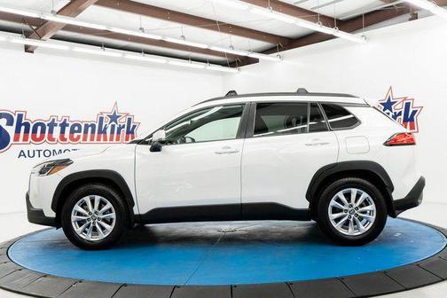 2022 Toyota Corolla Cross LE