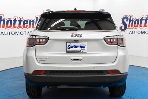 Silver Zynith Metallic Clearcoat 2025 Jeep Compass Limited