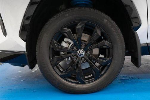 2024 Toyota RAV4 Hybrid SE