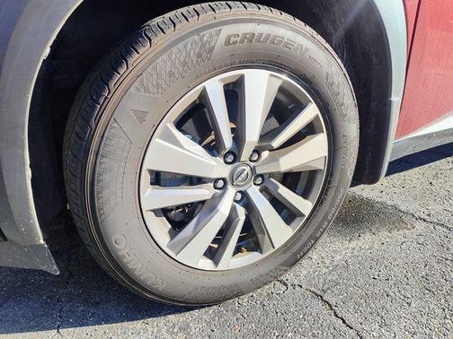 2022 Nissan Pathfinder SL 2WD