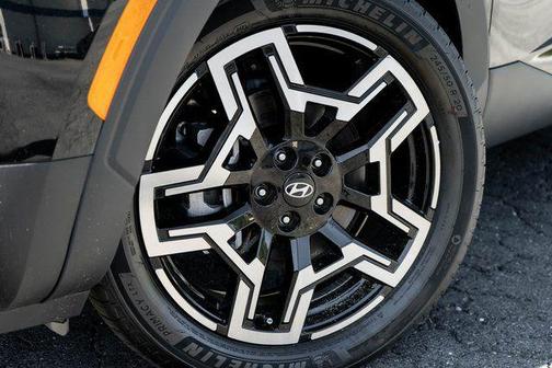 Phantom Black 2025 Hyundai SANTA CRUZ Limited