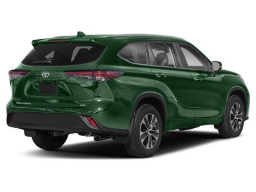 Celestial Silver Metallic 2024 Toyota Highlander XLE