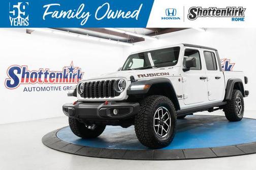 Bright White Clearcoat 2025 Jeep Gladiator Rubicon