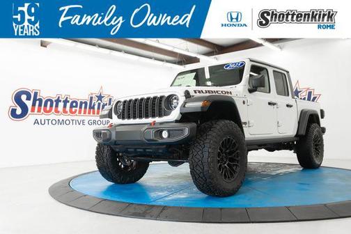 Bright White Clearcoat 2025 Jeep Gladiator Rubicon