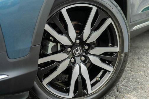 2022 Honda Pilot Touring 8-Passenger