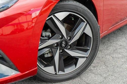 2022 Hyundai ELANTRA Limited