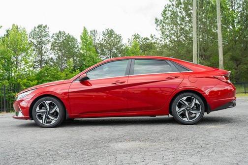 2022 Hyundai ELANTRA Limited