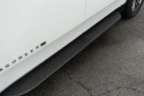 Bright White Clearcoat 2023 Jeep Wagoneer L Series II 4x4
