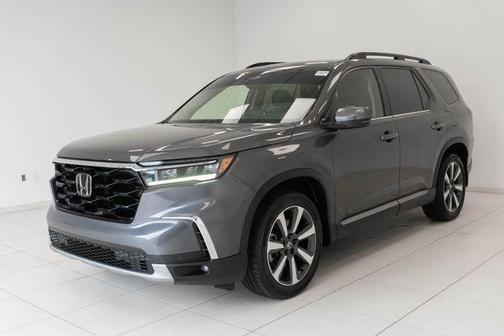 Modern Steel Metallic 2023 Honda Pilot Touring 8-Passenger