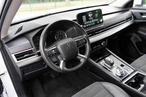 2022 Mitsubishi Outlander SE 2.5 2WD