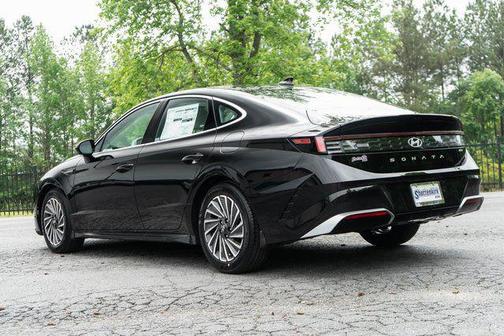 2025 Hyundai SONATA Hybrid SE