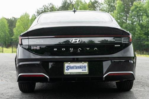 2025 Hyundai SONATA Hybrid SE