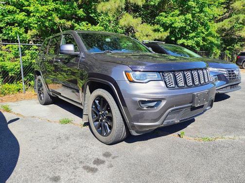 Granite Crystal Metallic Clearcoat 2020 Jeep Grand Cherokee Altitude
