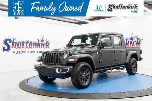 2020 Jeep Gladiator Sport