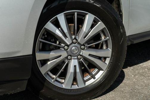 2019 Nissan Pathfinder SL