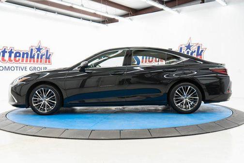 2022 Lexus ES 350 Base