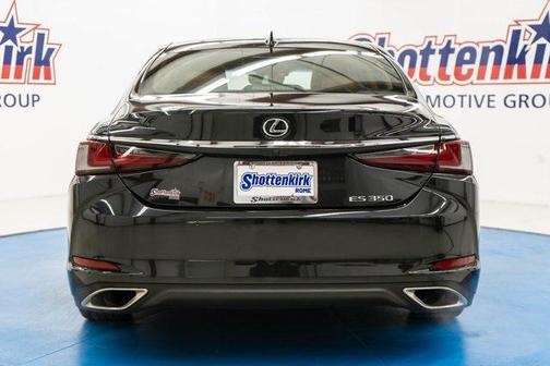 2022 Lexus ES 350 Base