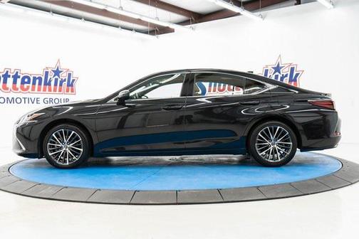 2022 Lexus ES 350 Base