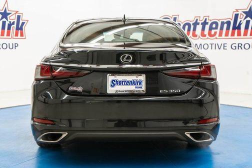 2022 Lexus ES 350 Base