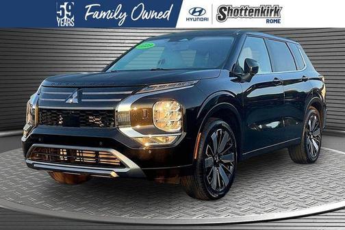Black Diamond 2025 Mitsubishi Outlander SE S-AWC