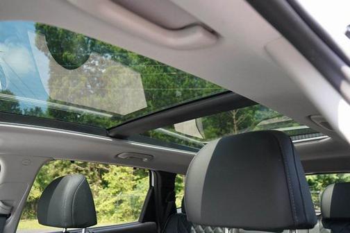 2022 Hyundai SANTA FE HEV SEL Premium