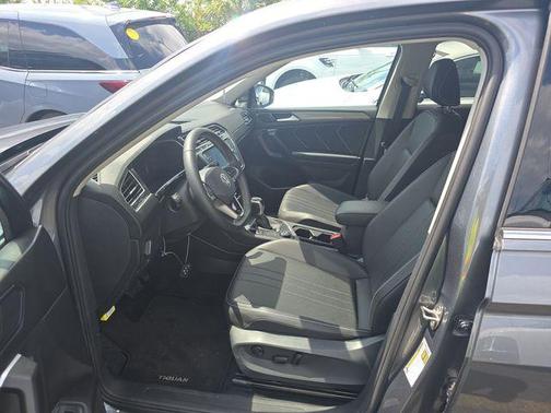 2024 Volkswagen Tiguan 2.0T SE 4MOTION