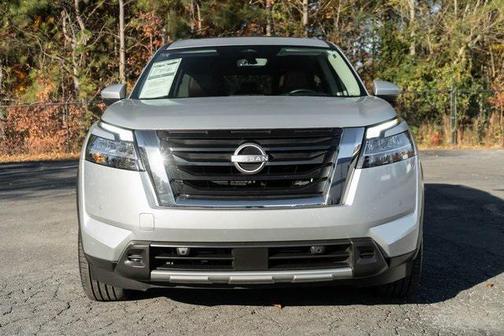 2023 Nissan Pathfinder Platinum FWD