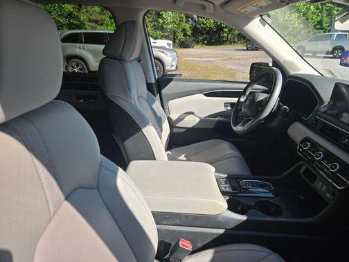 Platinum White Pearl 2023 Honda Pilot AWD EX-L 7 Passenger