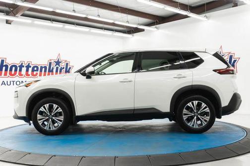 Pearl White Tricoat 2021 Nissan Rogue SV