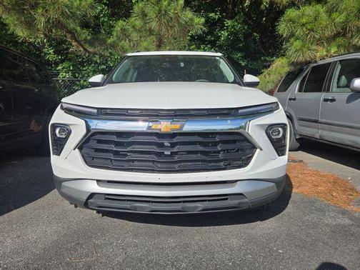 Summit White 2025 Chevrolet Trailblazer LT