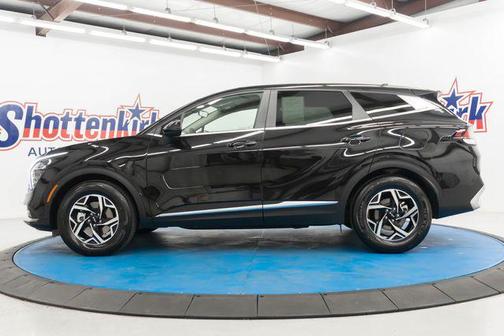 Fusion Black 2025 Kia Sportage LX