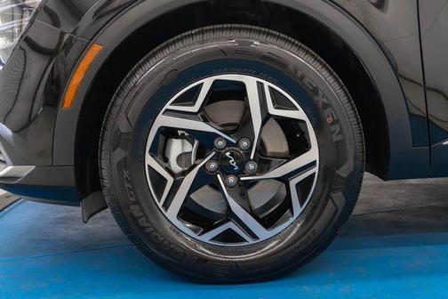 Fusion Black 2025 Kia Sportage LX