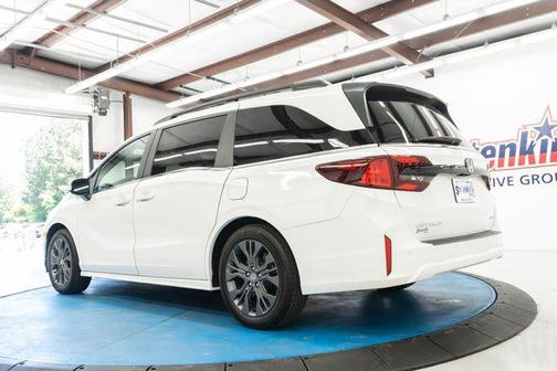 Platinum White 2025 Honda Odyssey Touring