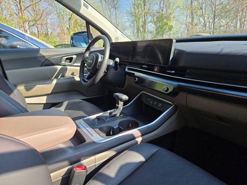 2025 Kia Carnival LXS