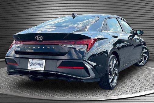 Abyss Black 2025 Hyundai ELANTRA SEL
