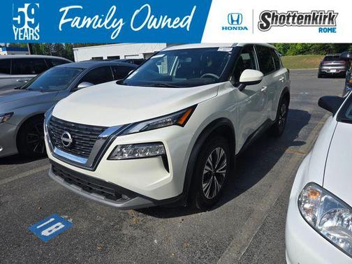 Pearl White Tricoat 2023 Nissan Rogue SV