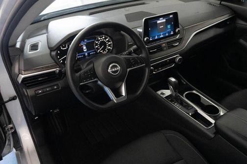 Brilliant Silver Metallic 2024 Nissan Altima 2.5 SV