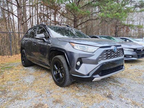 2020 Toyota RAV4 Hybrid SE