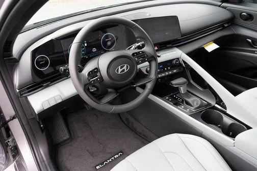 2025 Hyundai ELANTRA HEV Limited