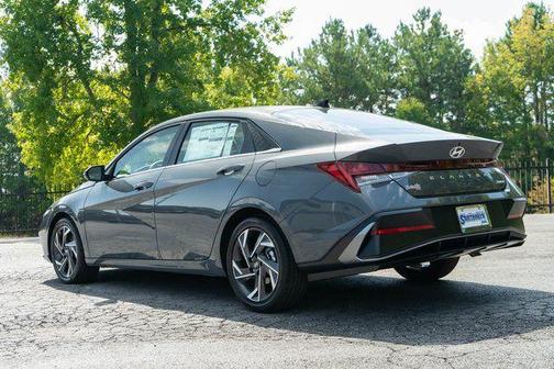 Ecotronic Gray 2025 Hyundai ELANTRA Limited
