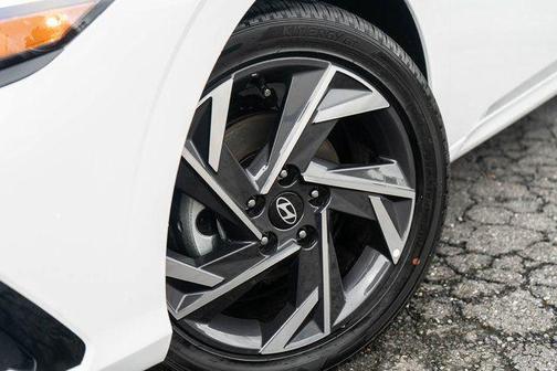 2025 Hyundai ELANTRA HEV Limited