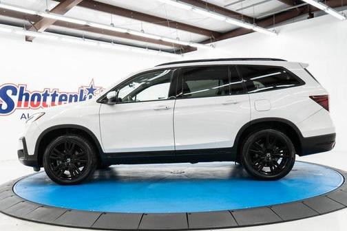 2022 Honda Pilot AWD Black Edition