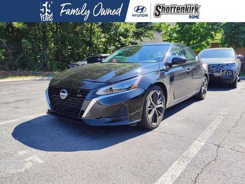 Super Black 2024 Nissan Altima SR FWD